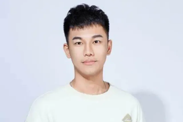 95后山东小伙，北大本科，清华硕士，休学卖衣服，年销售额破亿
