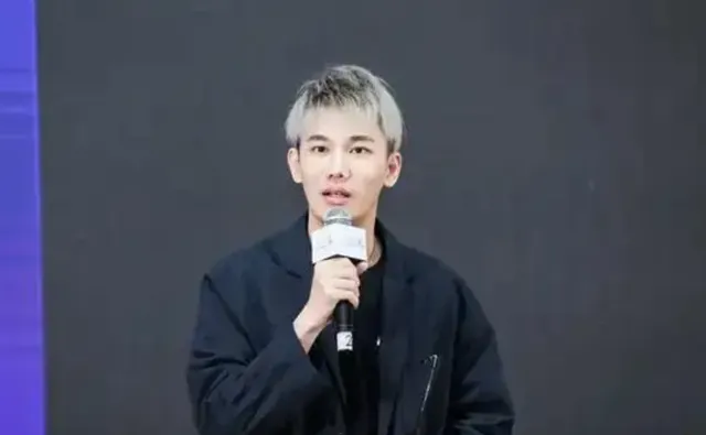 95后山东小伙，北大本科，清华硕士，休学卖衣服，年销售额破亿
